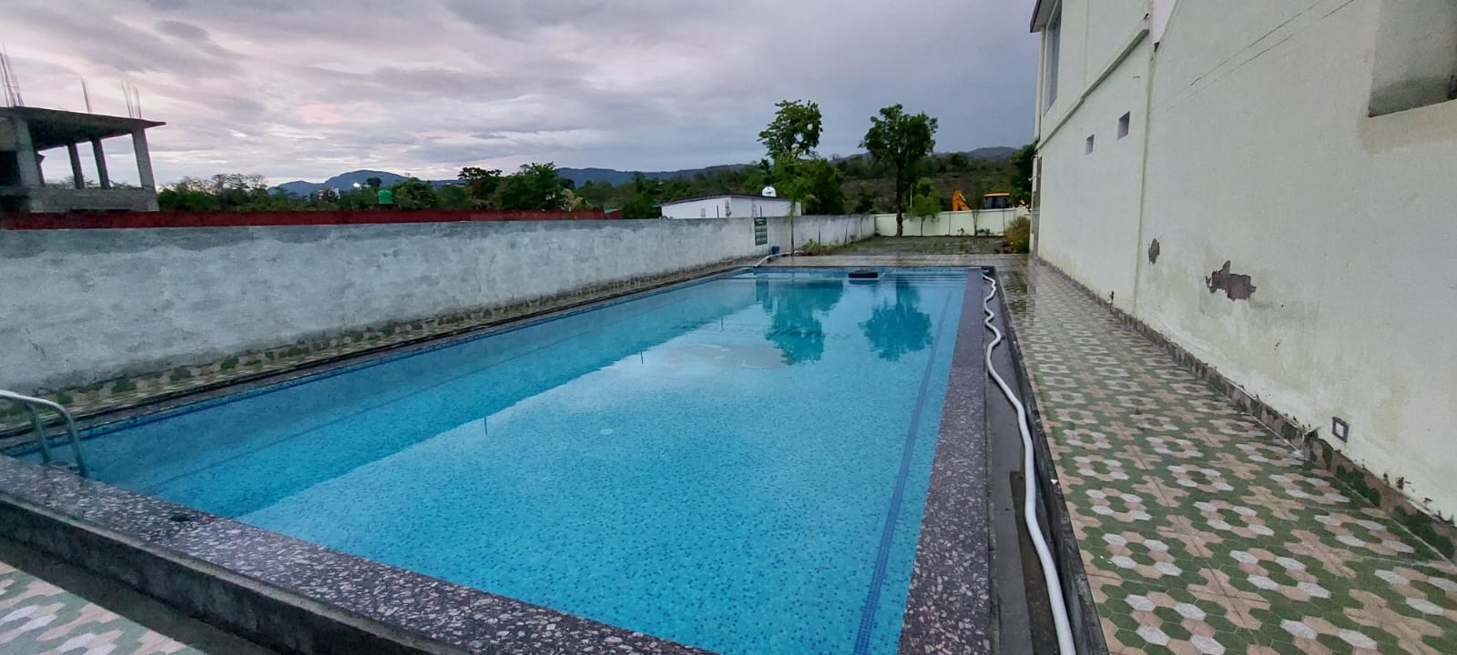 retreat-swimming-pool4